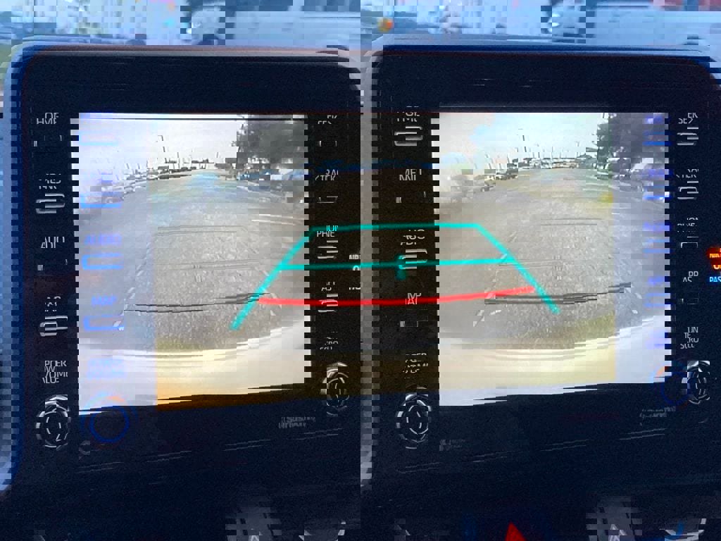 Used 2020 Toyota C-HR LE FWD image 22