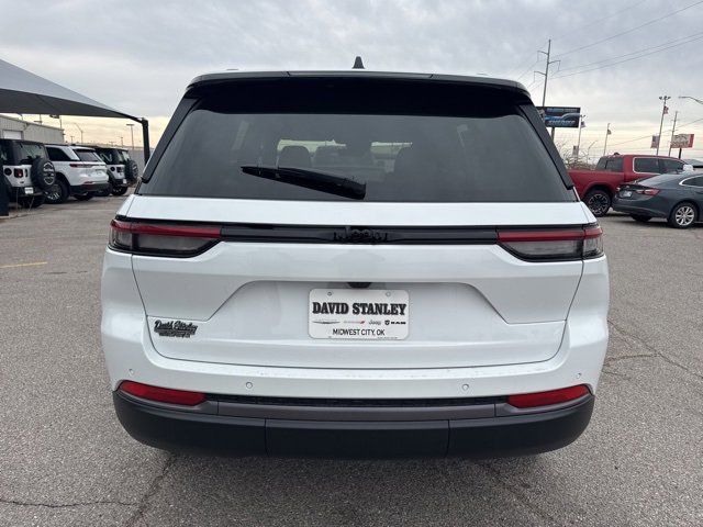 New 2026 Jeep Grand Cherokee Altitude image 5