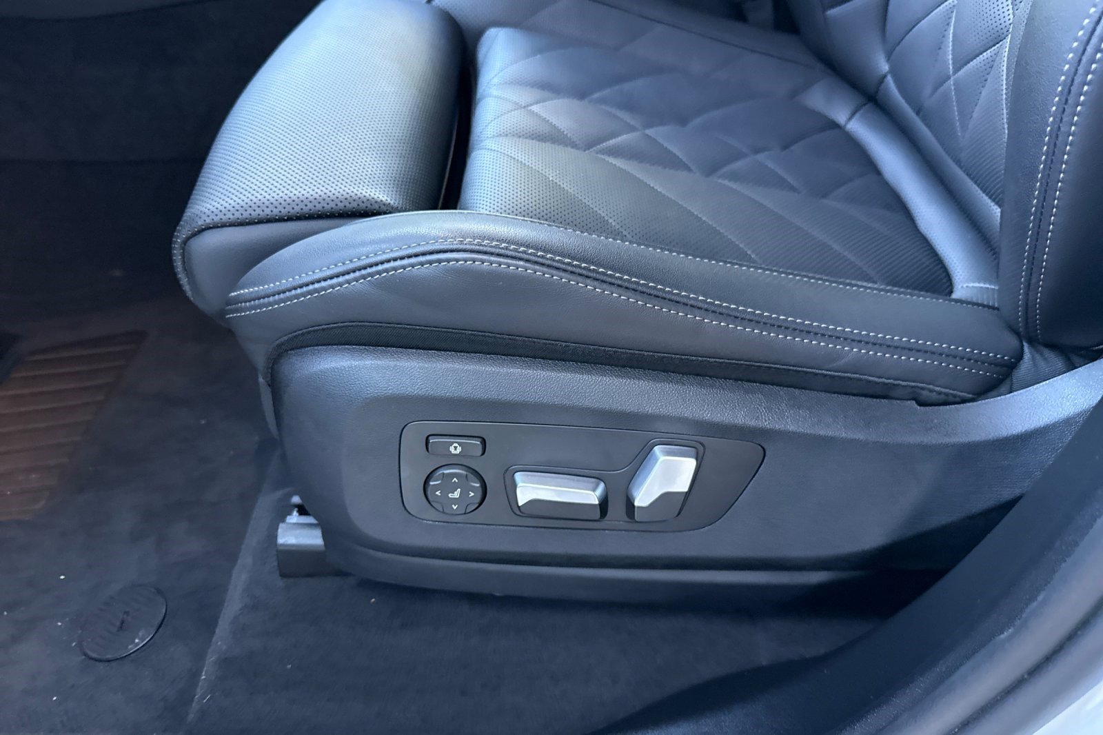 Certified 2024 BMW X5 xDrive50e w/ Parking Assistance Package image 14