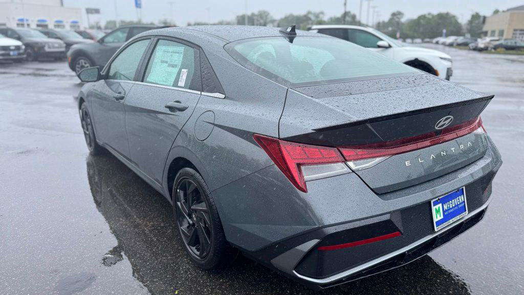 New 2026 Hyundai Elantra SEL Sport Premium FWD image 6