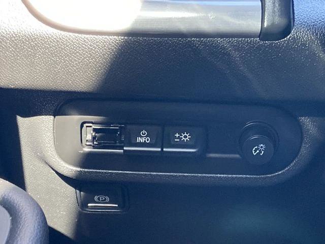 Used 2022 GMC Terrain AT4 w/ Infotainment Package II image 14