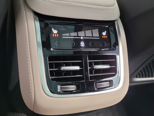 New 2026 Volvo XC90 B5 Plus w/ Protection Package Premier AWD/4WD image 12