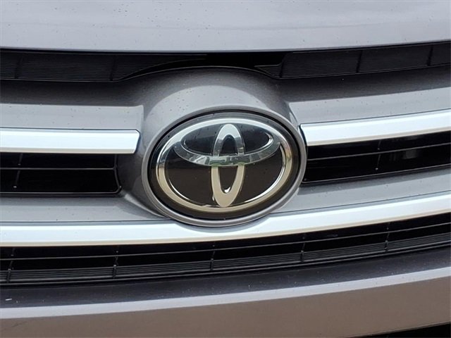 Used 2019 Toyota Highlander XLE image 23