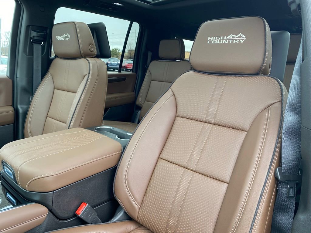 New 2026 Chevrolet Suburban High Country image 13