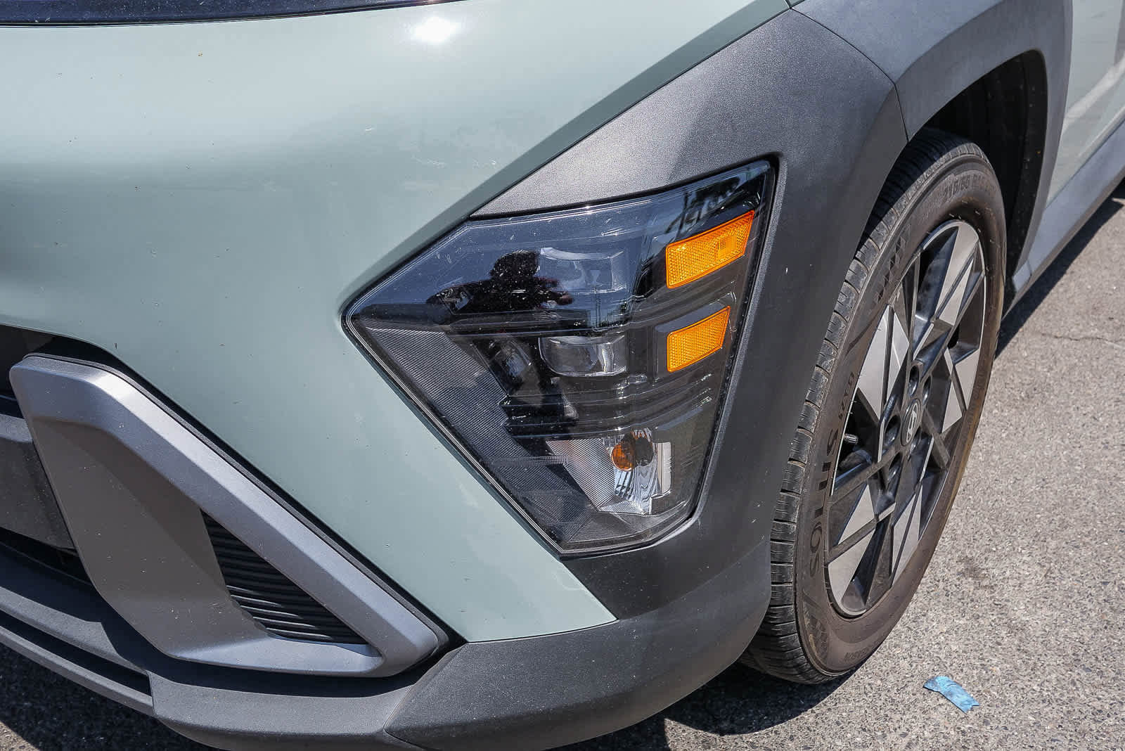 Used 2024 Hyundai Kona SEL FWD image 3