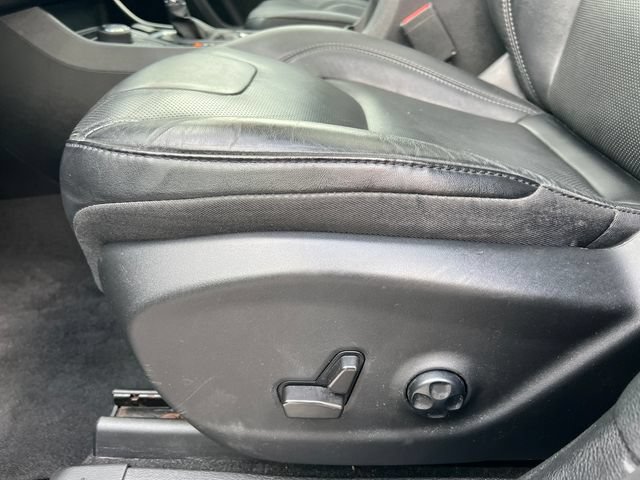 Used 2021 Jeep Cherokee Limited AWD/4WD image 12