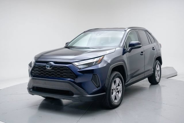 Used 2025 Toyota RAV4 XLE AWD/4WD image 1