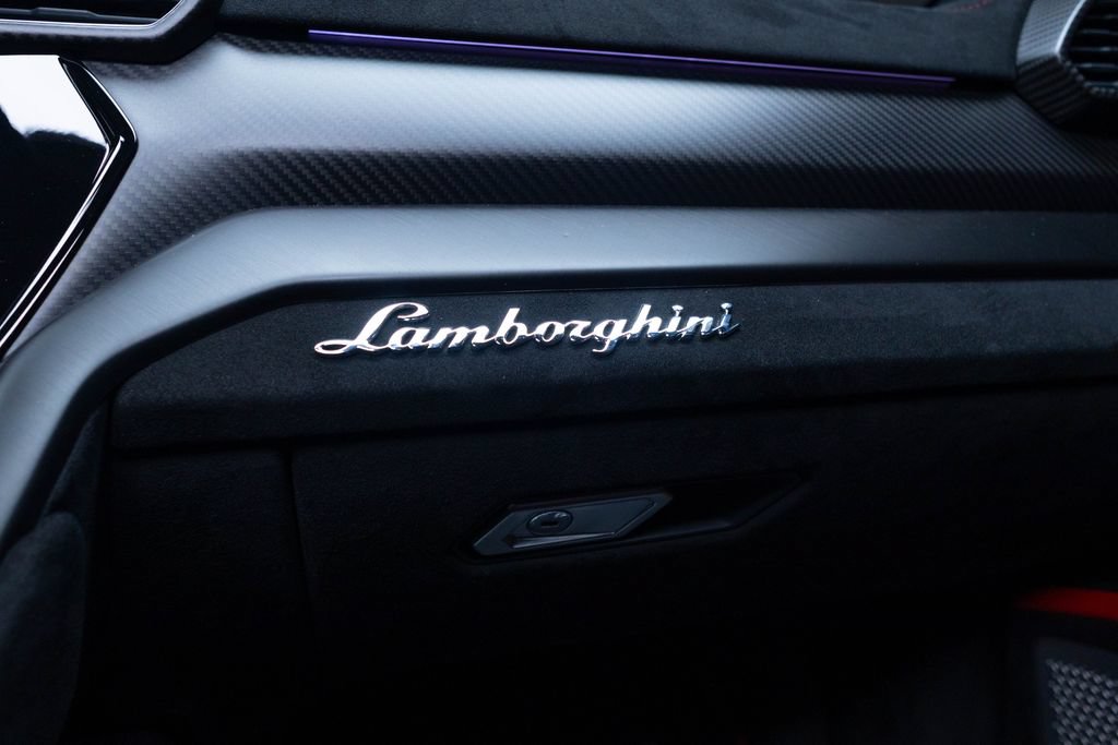 Used 2024 Lamborghini Urus Performante AWD/4WD image 58