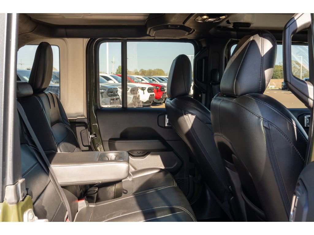 Used 2023 Jeep Wrangler Sahara w/ Cold Weather Group image 15