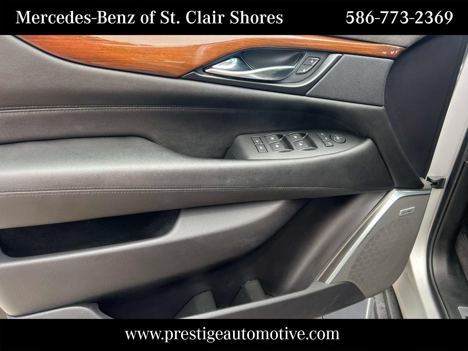 Used 2020 Cadillac Escalade ESV Luxury AWD/4WD image 21