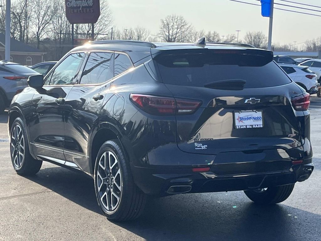 Certified 2023 Chevrolet Blazer RS w/ Driver Confidence II Package image 5