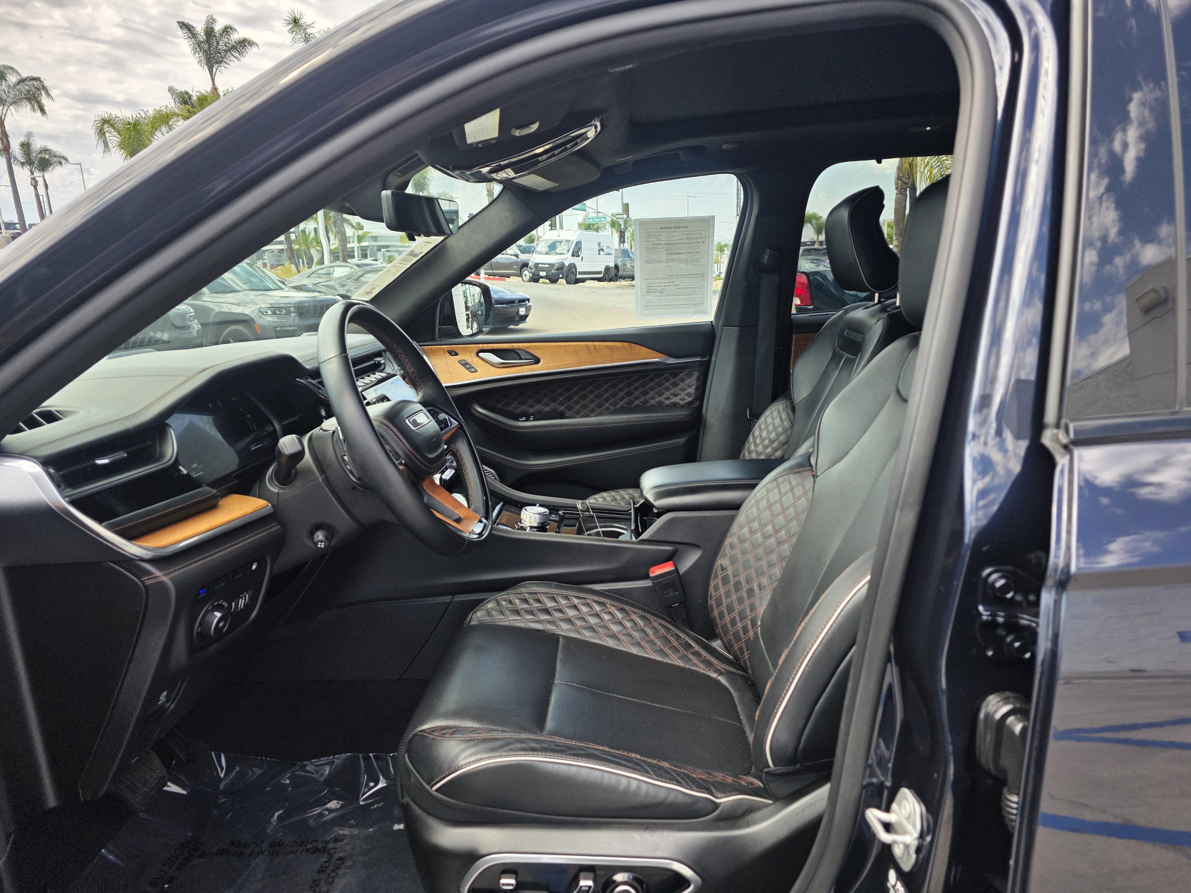 Certified 2022 Jeep Grand Cherokee Summit AWD/4WD image 12