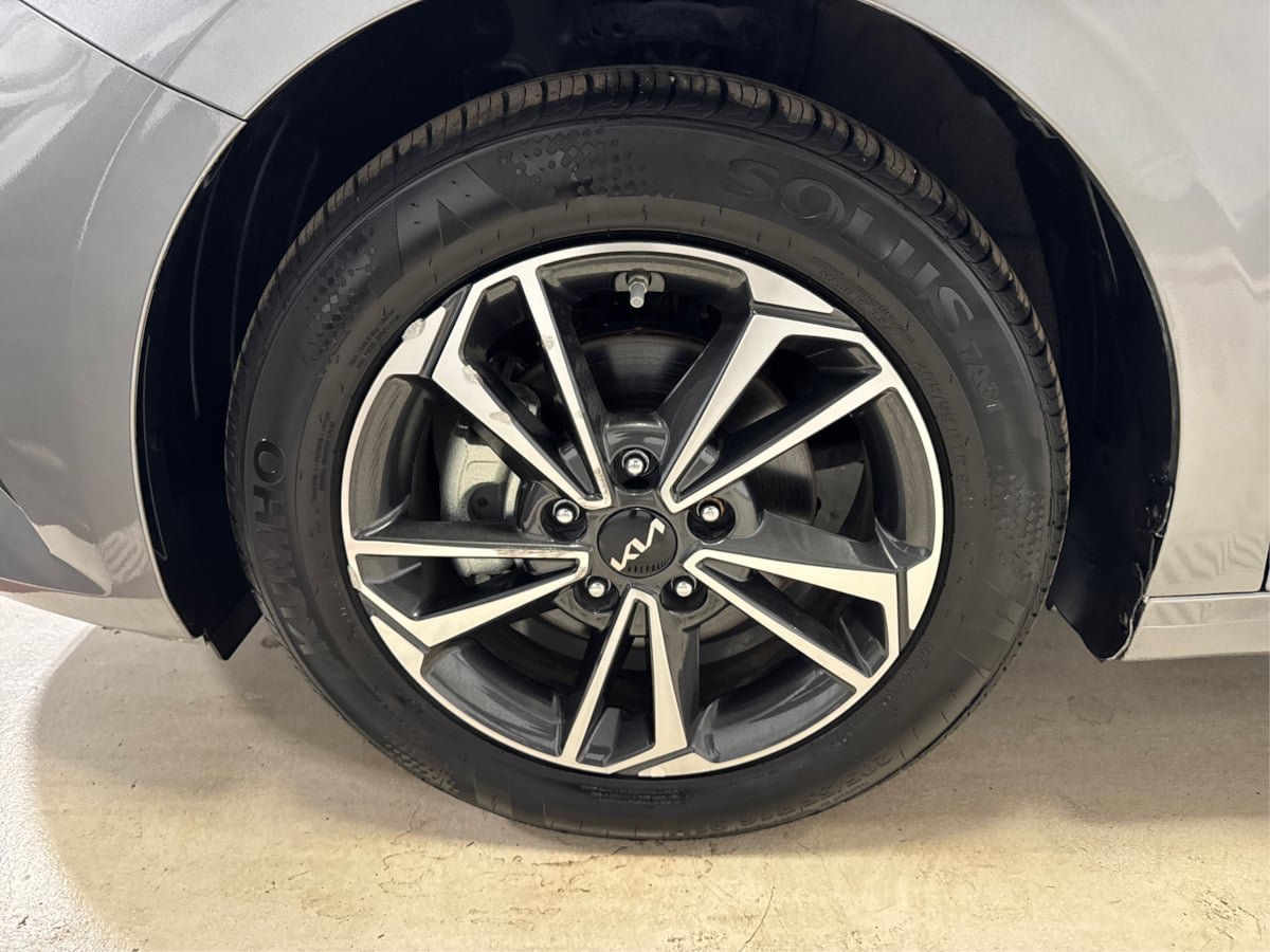 Used 2024 Kia Forte LXS FWD image 13