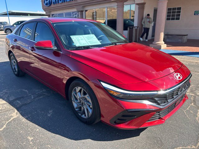 Used 2025 Hyundai Elantra Limited