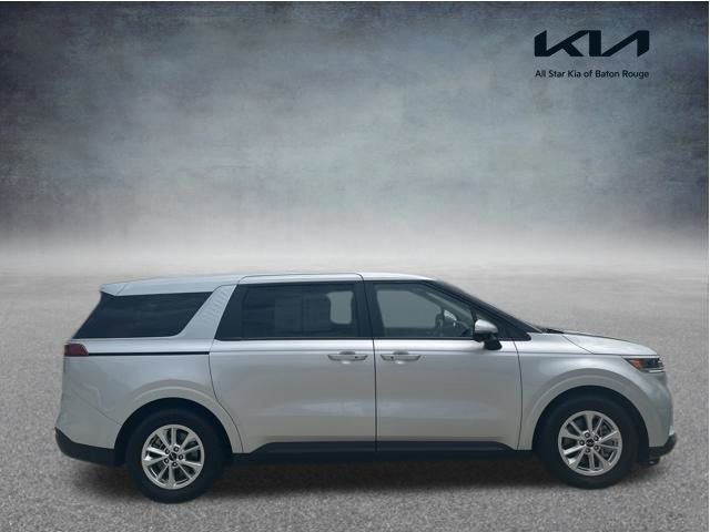 Used 2022 Kia Carnival LX FWD image 1