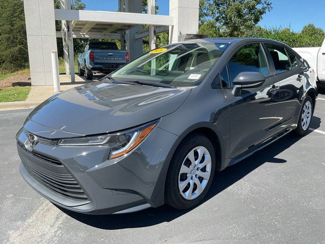 Used 2026 Toyota Corolla LE FWD image 2