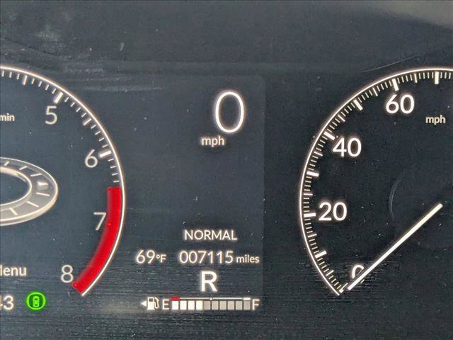 Used 2025 Honda Pilot Touring image 11