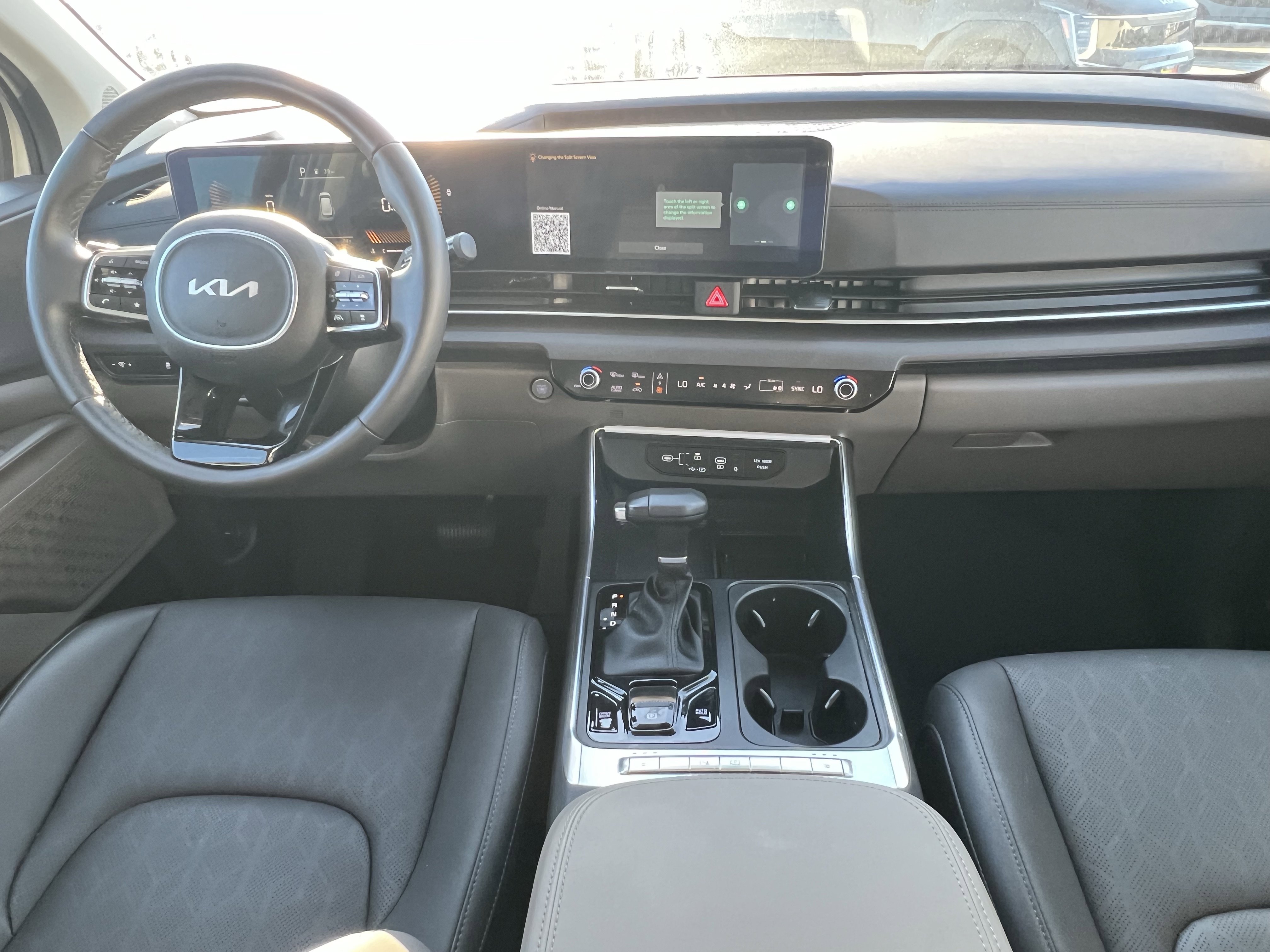 Certified 2025 Kia Carnival EX image 18