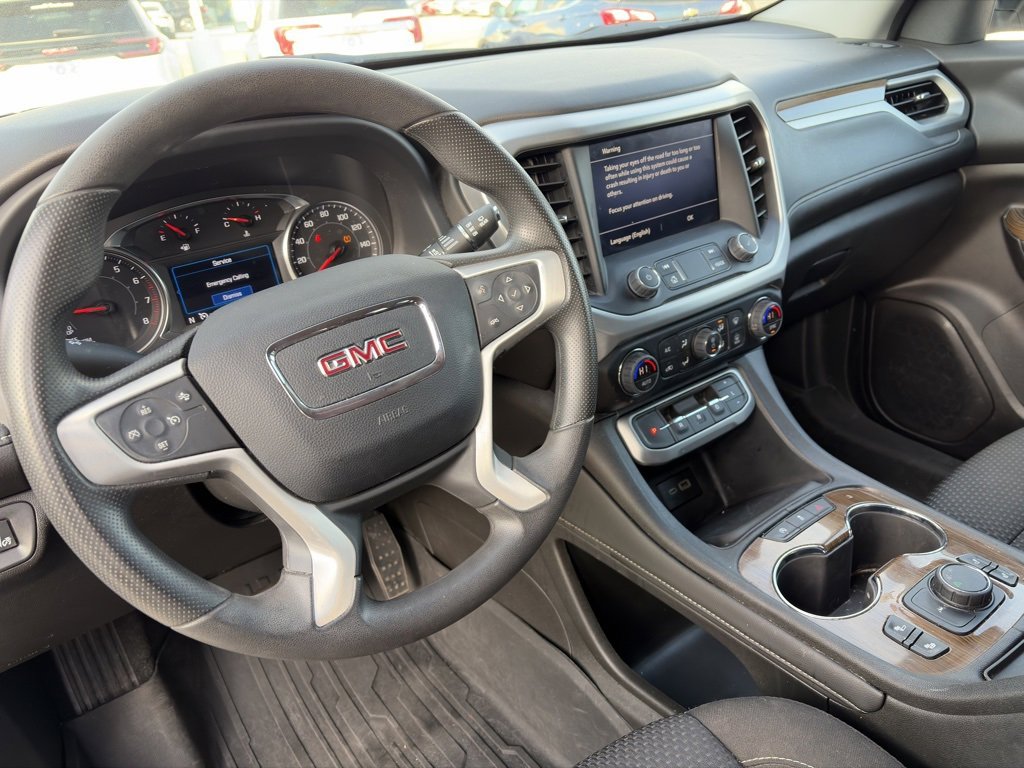 Used 2023 GMC Acadia SLE w/ Driver Convenience Package image 16