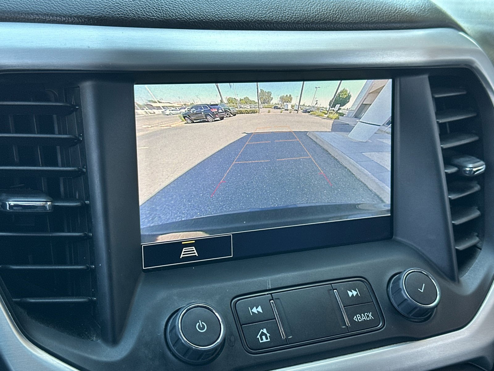 Used 2023 GMC Acadia SLT image 19