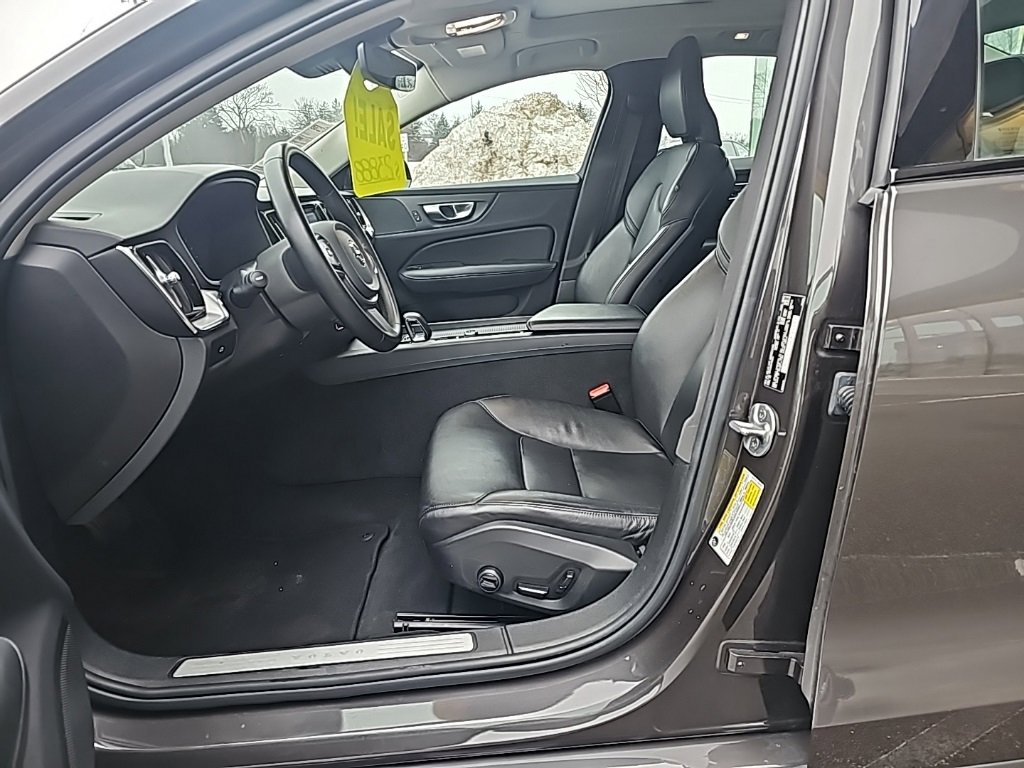 Used 2024 Volvo S60 B5 Core image 9