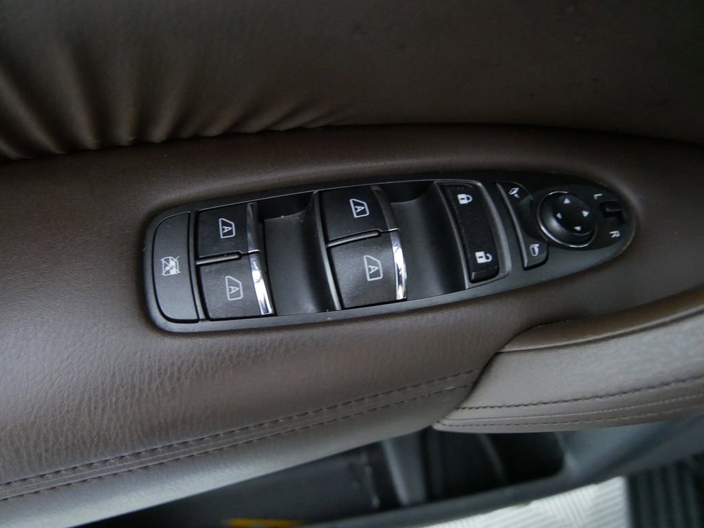 Used 2022 Nissan Armada Platinum w/ Captain's Chairs Package image 15