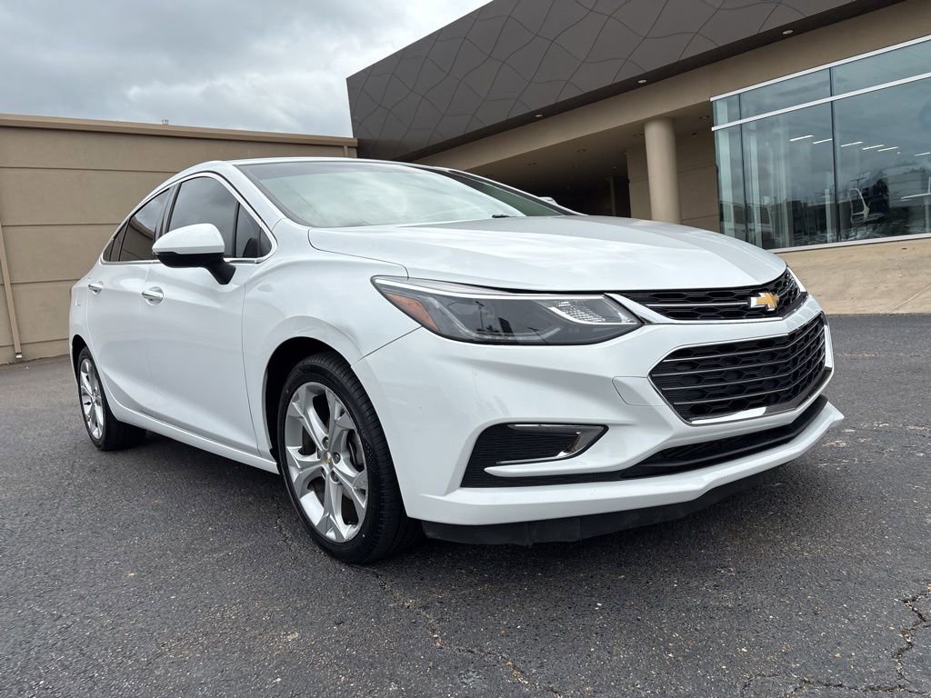 Used 2017 Chevrolet Cruze Premier image 3