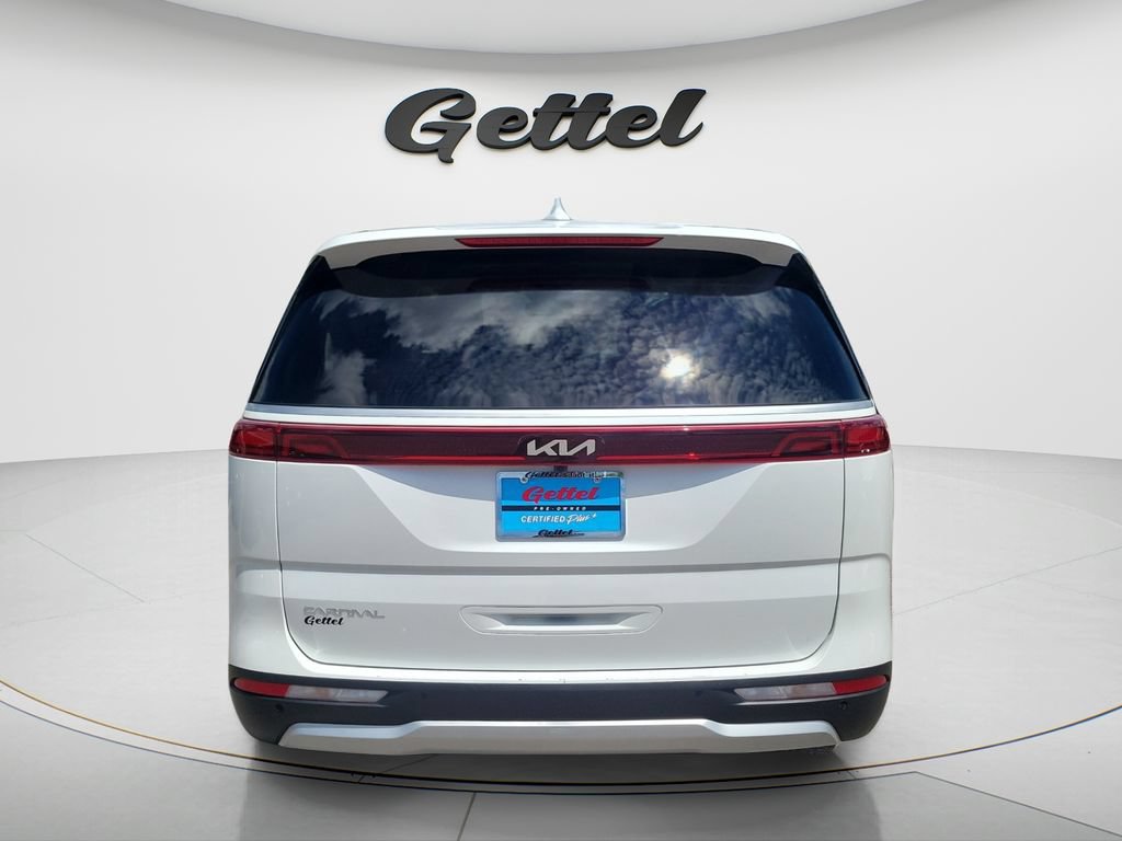 Used 2024 Kia Carnival EX FWD image 6