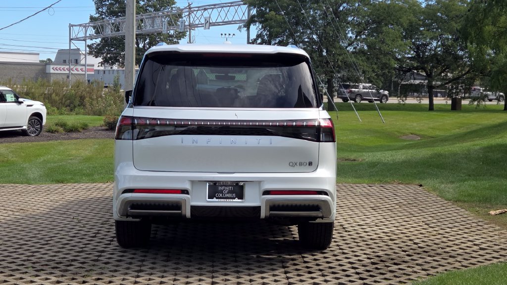 New 2027 INFINITI QX80 Luxe w/ Cargo Package AWD/4WD image 9