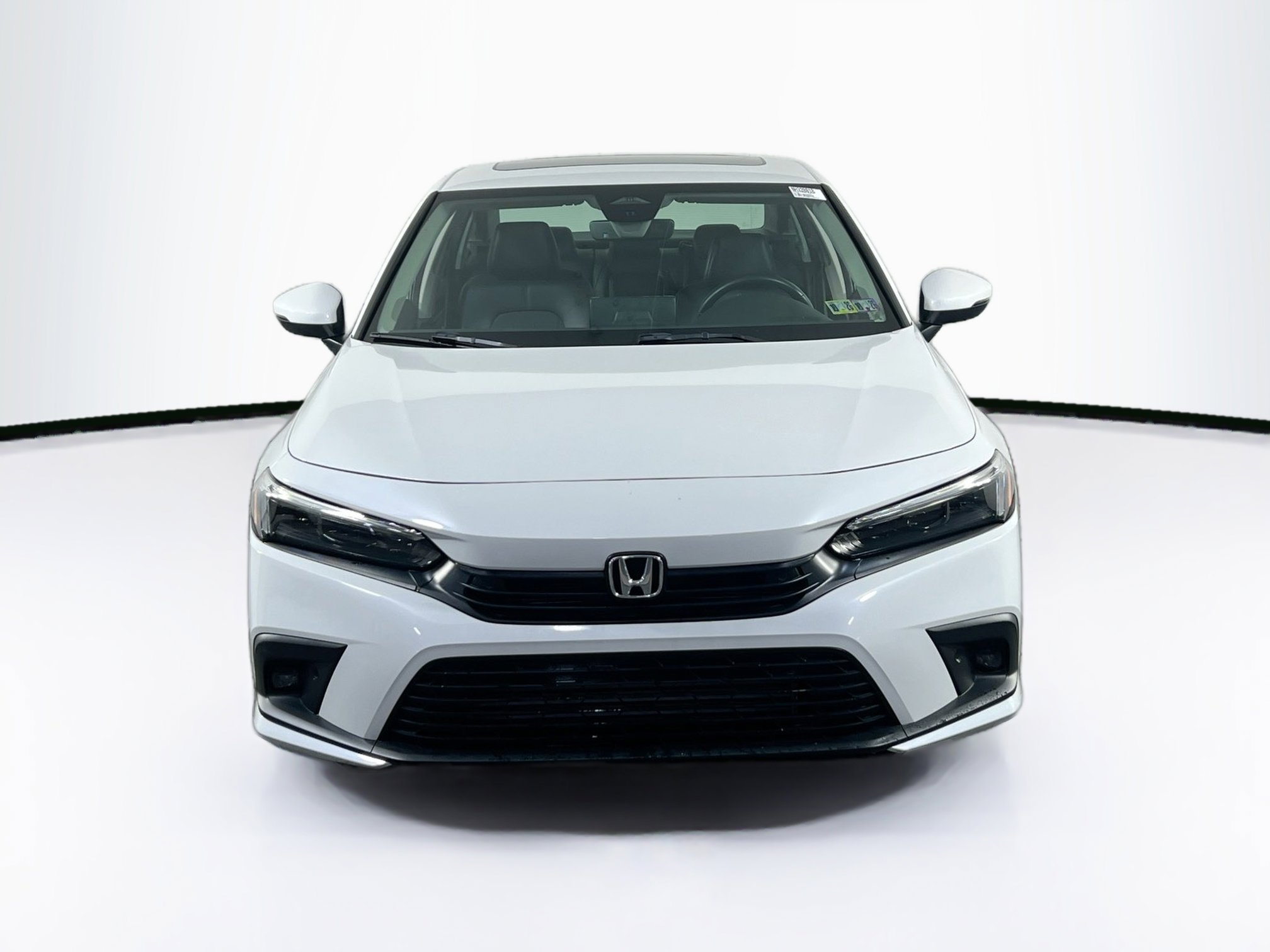 Used 2022 Honda Civic Touring image 2
