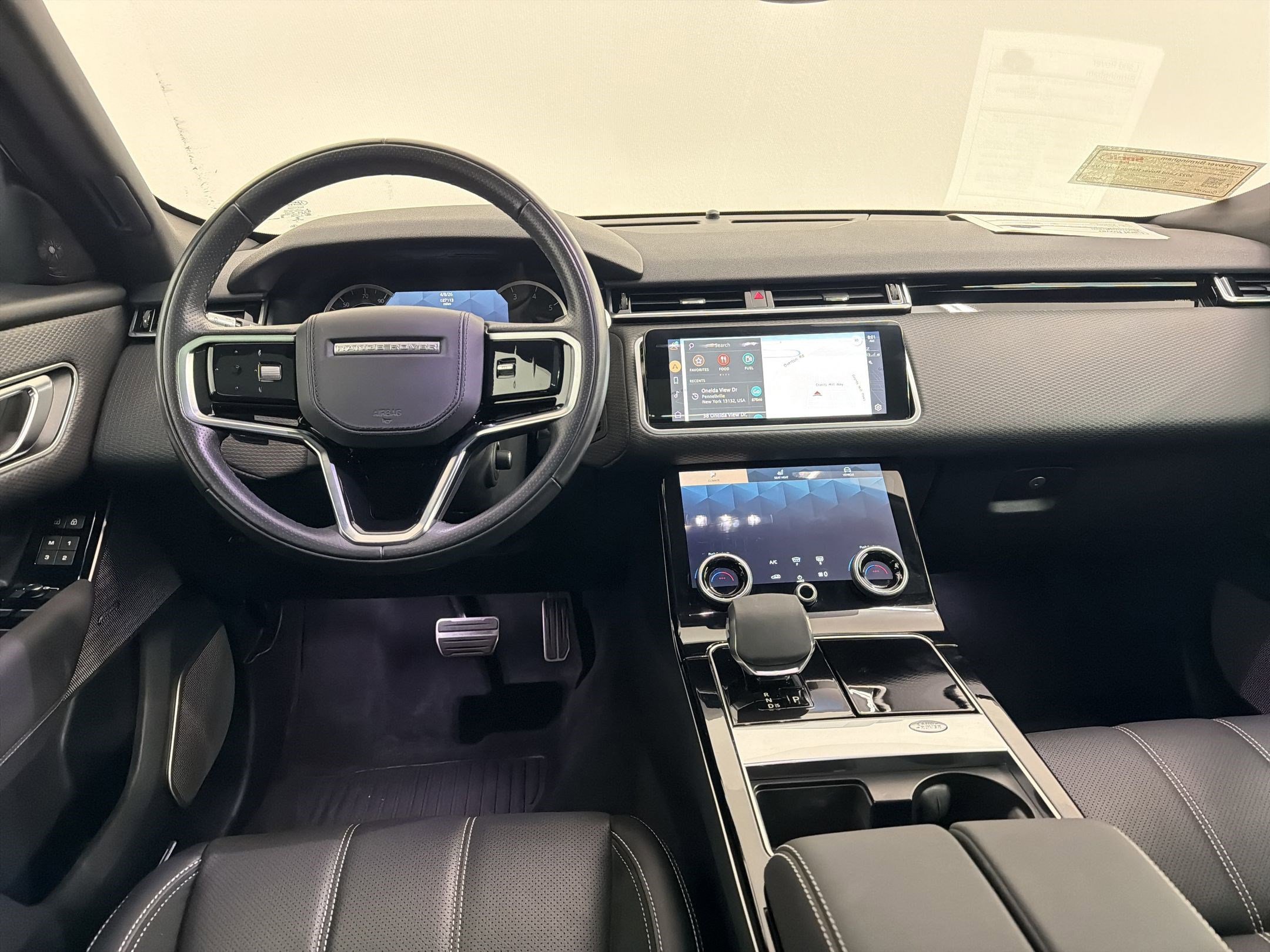 Used 2022 Land Rover Range Rover Velar R-Dynamic S image 16