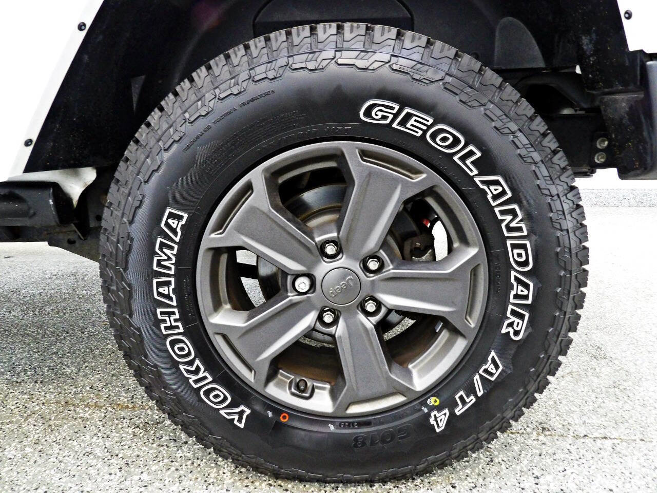 Used 2017 Jeep Wrangler Unlimited Rubicon image 18