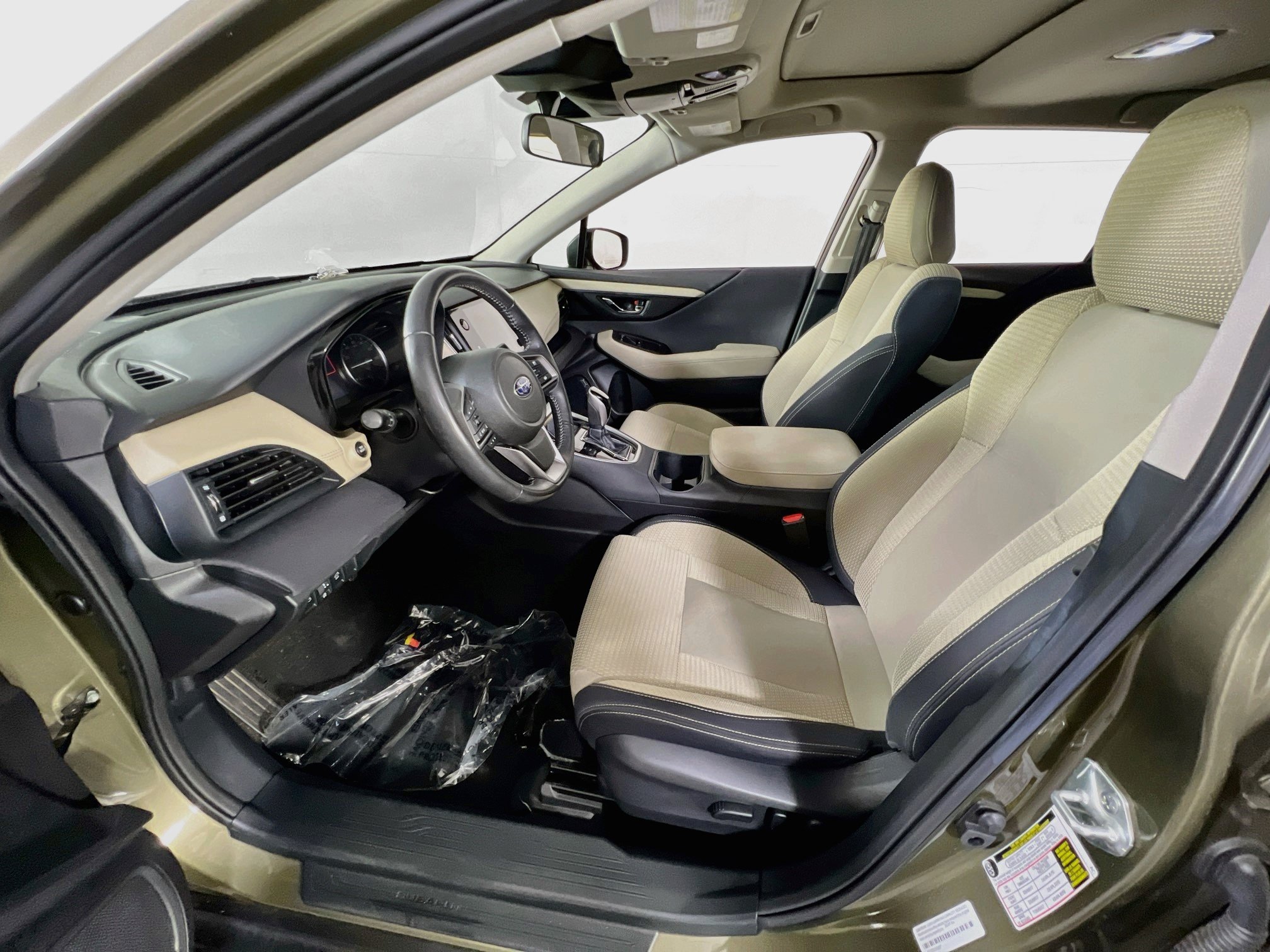 Used 2023 Subaru Outback Premium AWD/4WD image 21