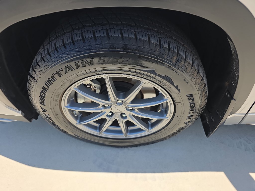 Certified 2024 Toyota Highlander XSE FWD image 5
