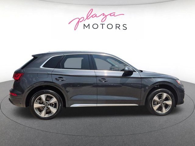 Certified 2023 Audi Q5 Premium w/ Convenience Package AWD/4WD image 4