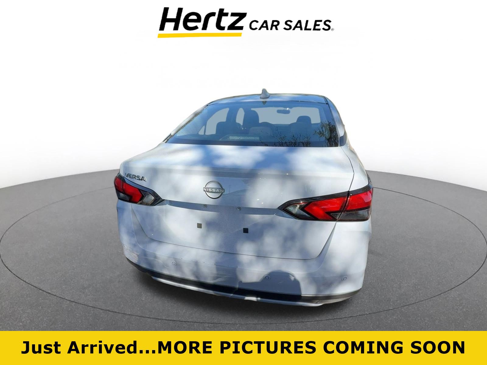 Used 2025 Nissan Versa SV image 1