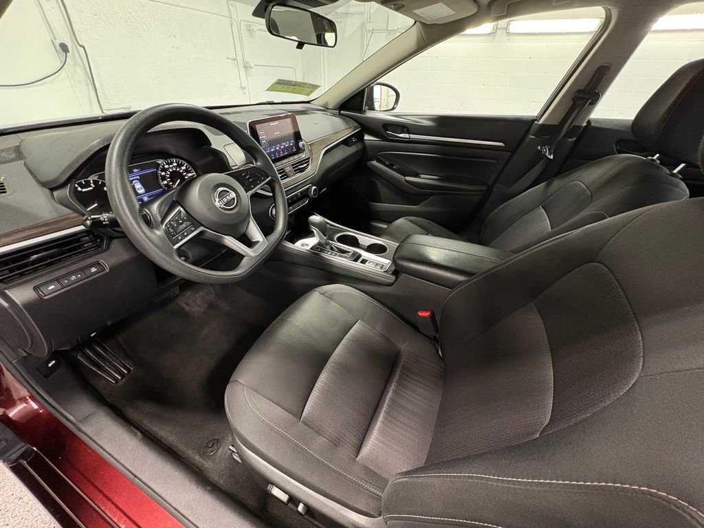 Used 2023 Nissan Altima 2.5 SV image 18