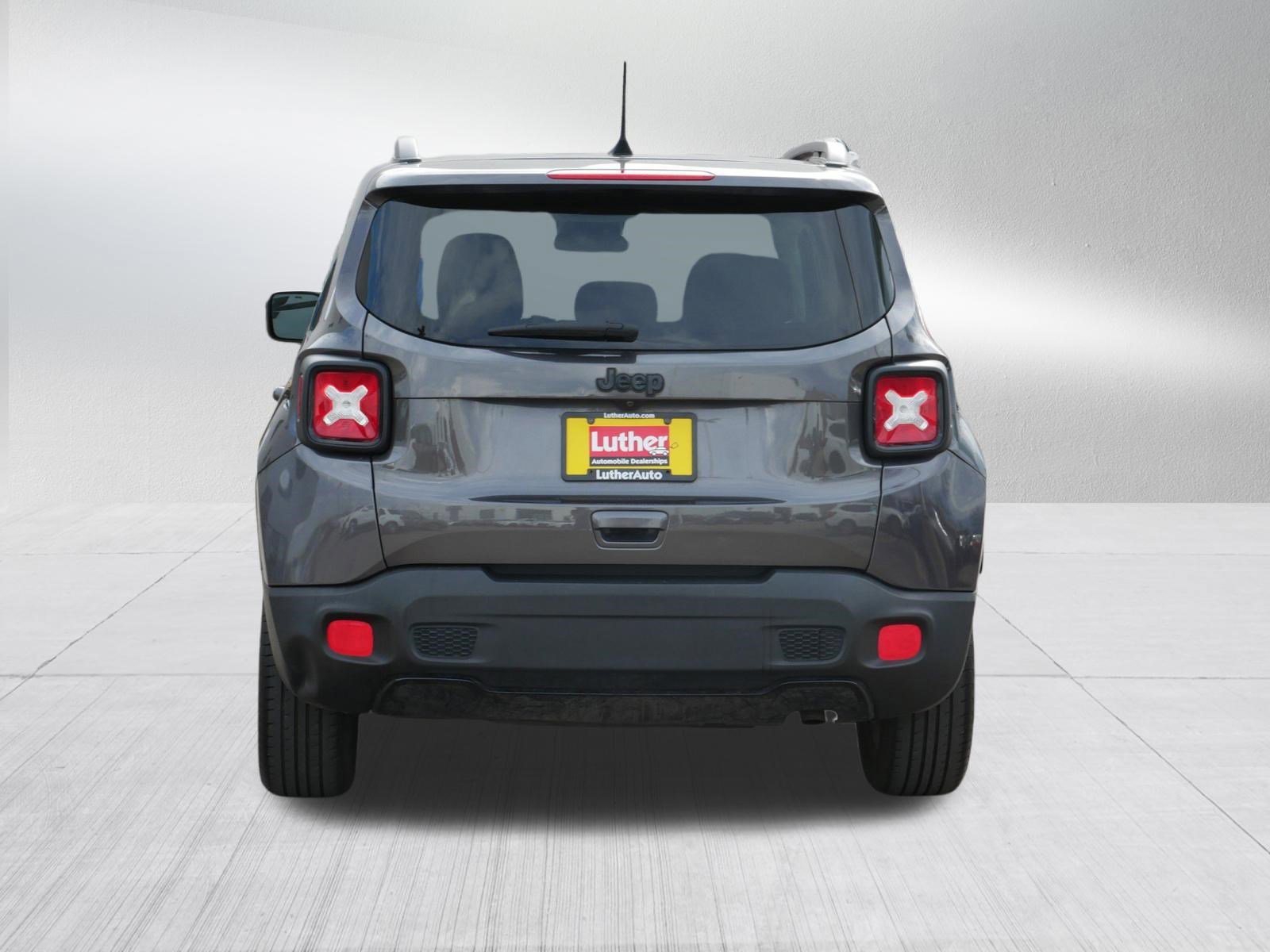 Used 2018 Jeep Renegade Altitude FWD image 6