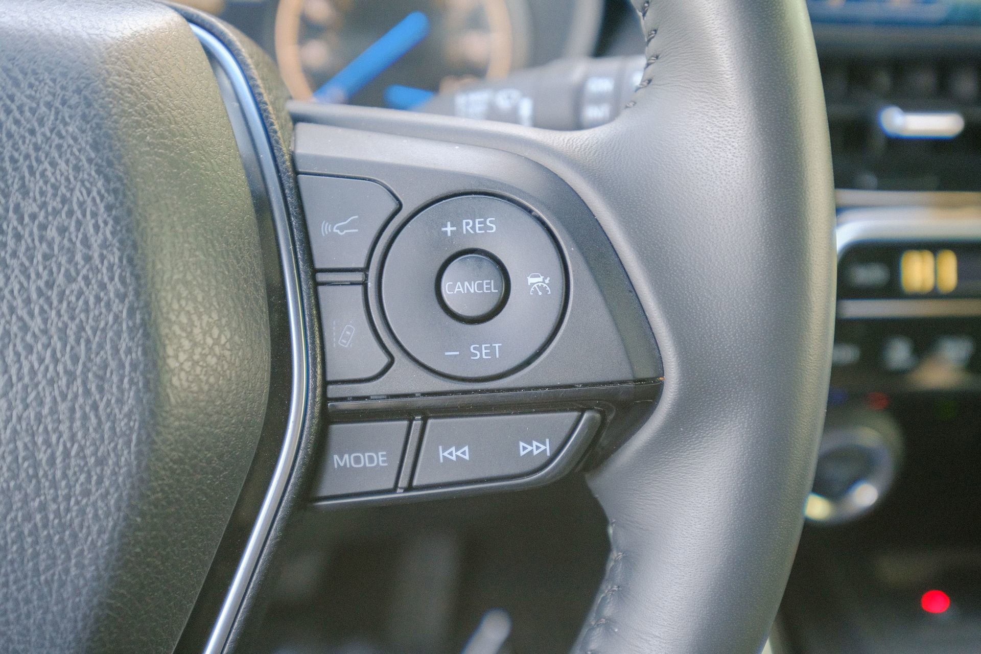 Used 2023 Toyota Venza XLE image 35