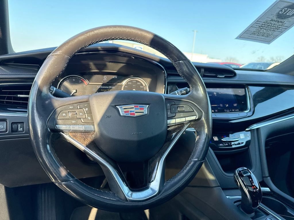 Used 2021 Cadillac XT6 Premium Luxury AWD/4WD image 3