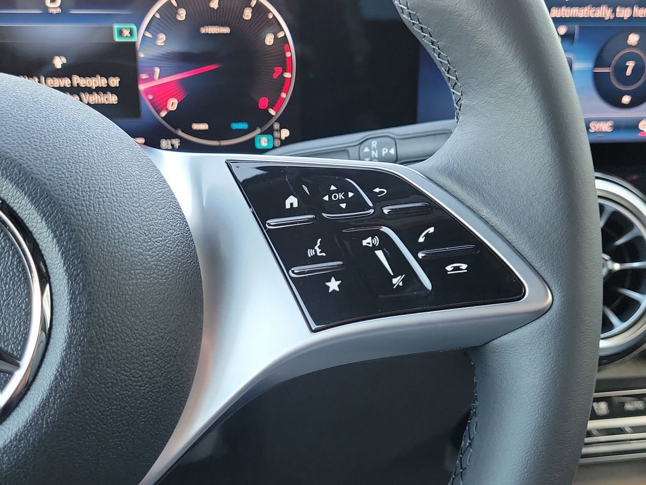 New 2026 Mercedes-Benz GLB 250 image 30