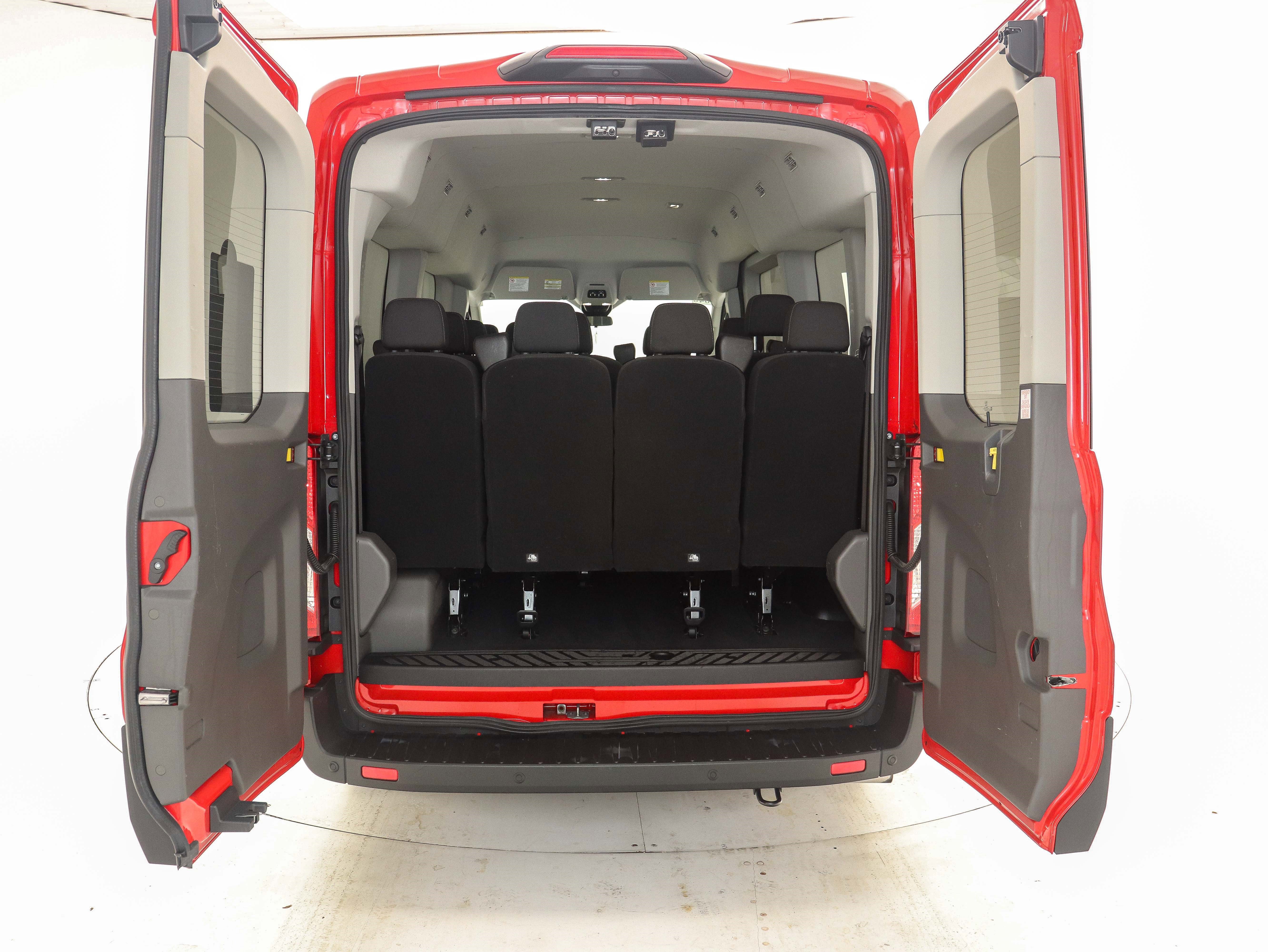 Used 2023 Ford Transit 350 XLT image 10