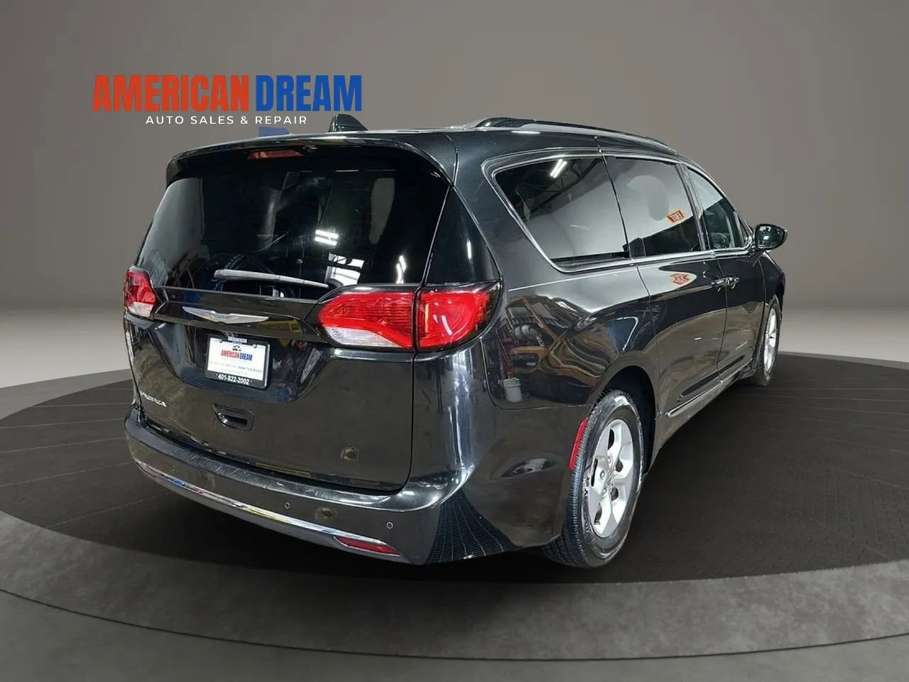 Used 2017 Chrysler Pacifica Touring-L Plus FWD image 5