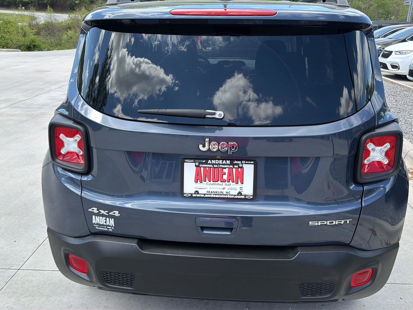 Used 2021 Jeep Renegade Sport w/ Sport Appearance Group AWD/4WD image 6