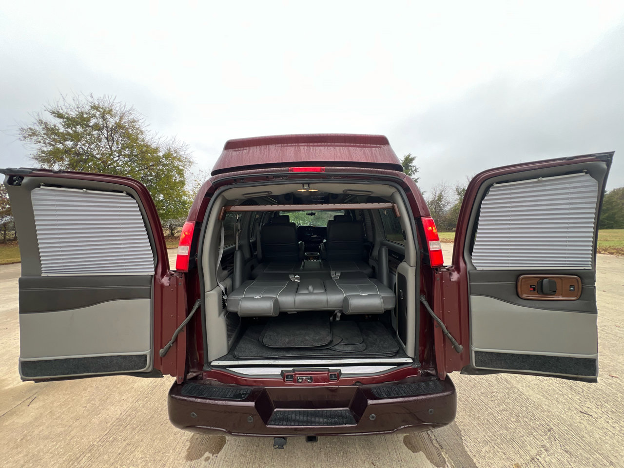 Used 2017 Chevrolet Express 2500 image 52