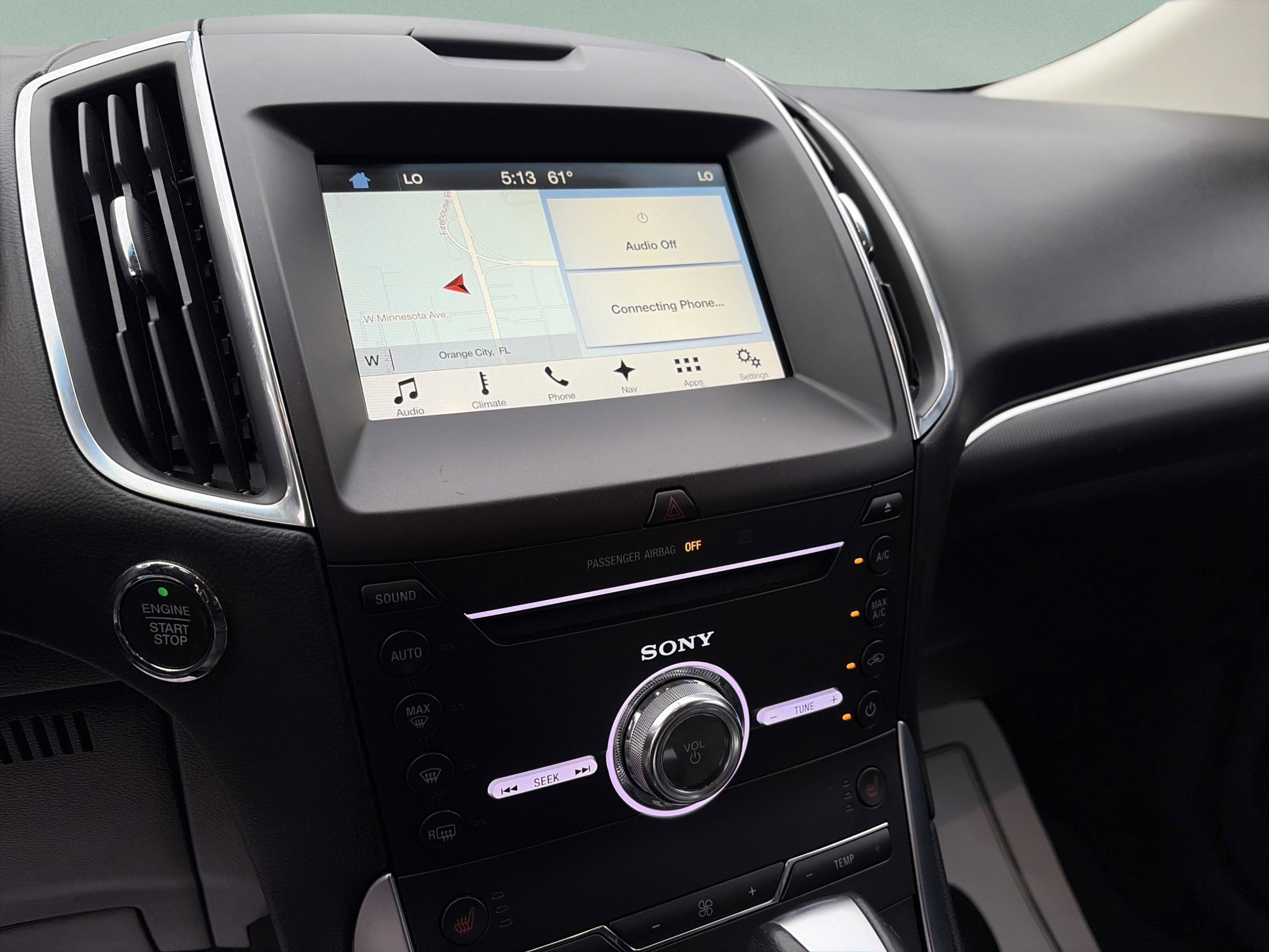 Used 2018 Ford Edge Titanium w/ Technology Package image 11