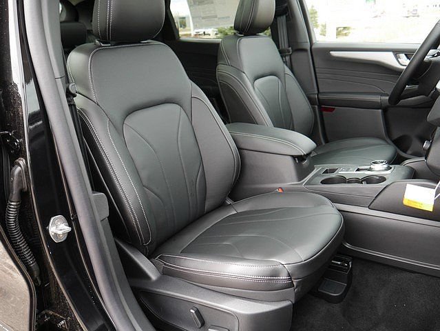 New 2025 Ford Escape SE w/ PHEV Premium Package FWD image 32
