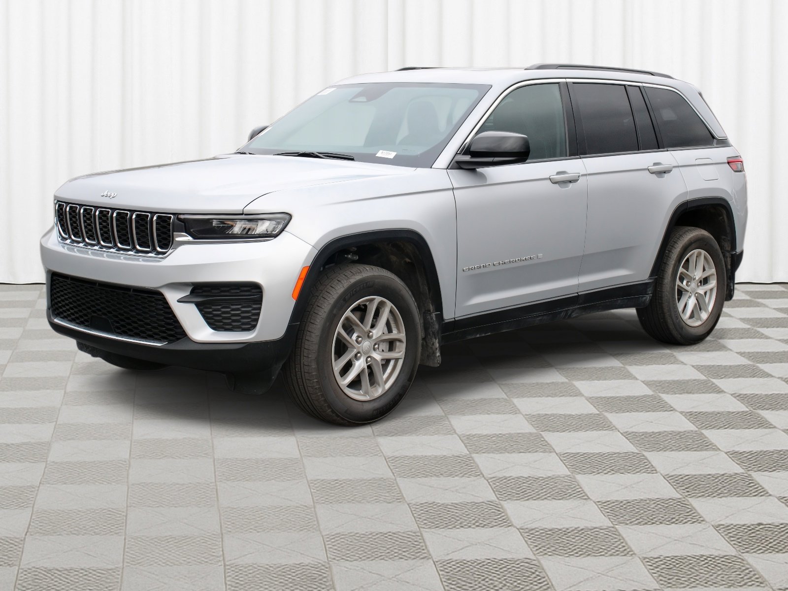 New 2025 Jeep Grand Cherokee Laredo X w/ Luxury Tech Group I image 34