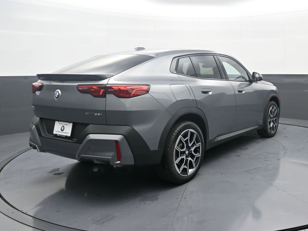 Used 2025 BMW X2 xDrive28i w/ Premium Package image 7