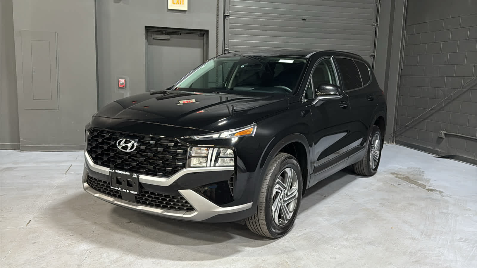 Used 2023 Hyundai Santa Fe SE AWD/4WD image 3